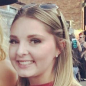 Meet your Posher, Chloe